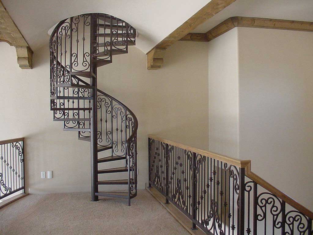 винтовые металлические лестницы в Кишиневе на заказ